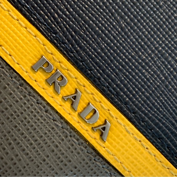 PRADA Logo Saffiano - Picture 5 of 12